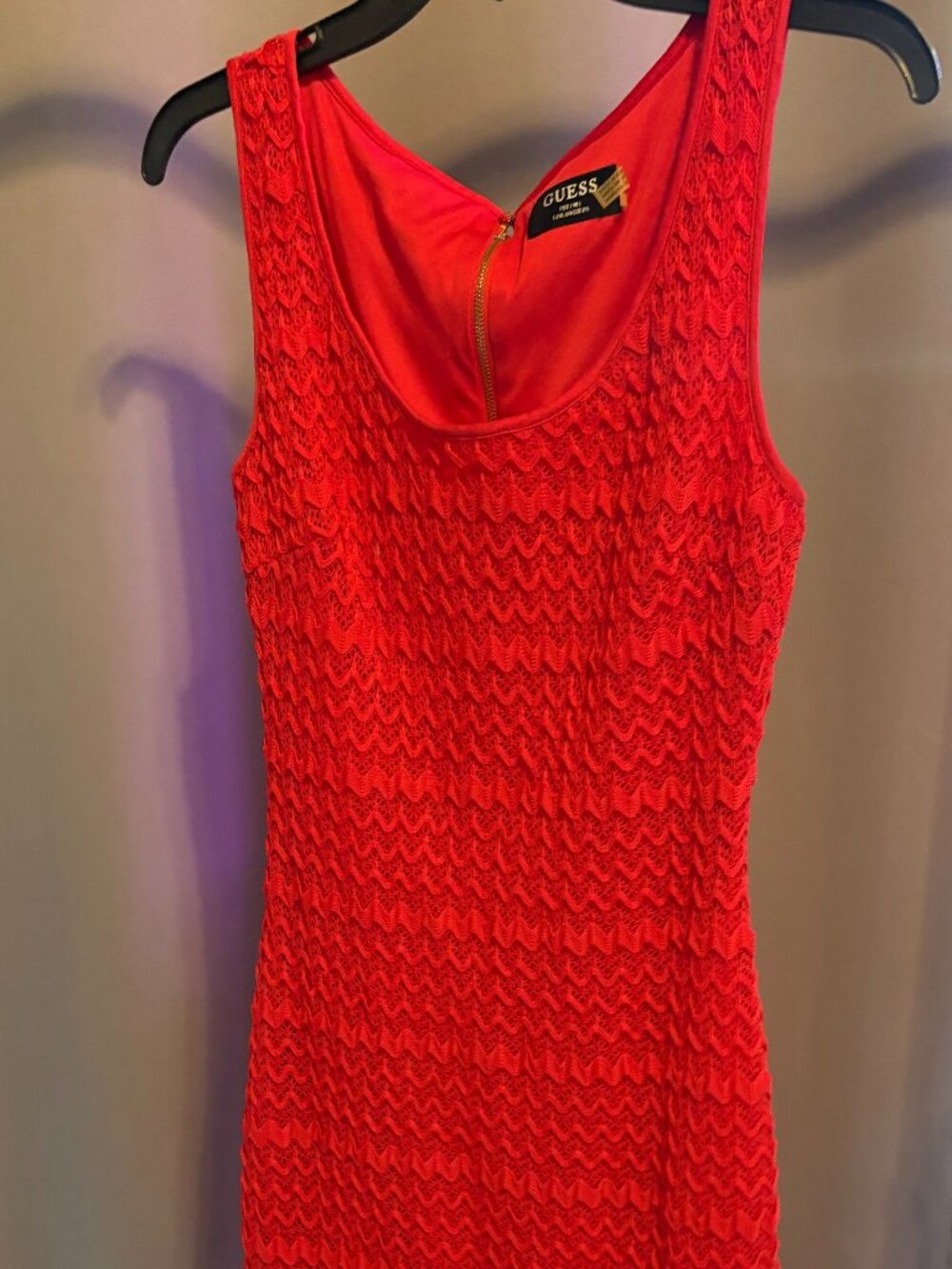 GUESS Red Textured Chevron Lace Bodycon Sheath Dress Size 8 Exposed Gold Zip